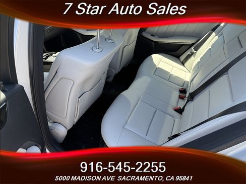 Used 2013 Mercedes-Benz E 350 Sedan image 19