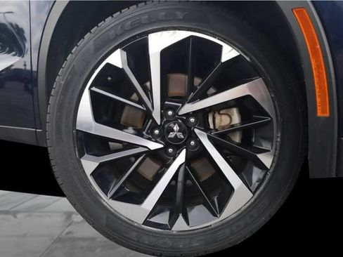 Used 2024 Mitsubishi Outlander SE FWD image 3