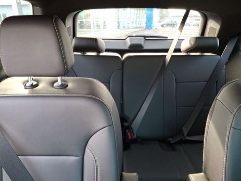 Certified 2023 Chevrolet Traverse LT w/ LPO, Floor Liner Package image 24