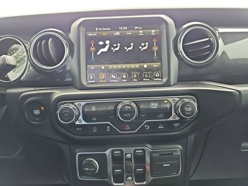 Used 2021 Jeep Wrangler Unlimited Sahara AWD/4WD image 29