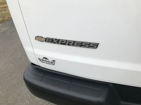 Used 2022 Chevrolet Express 2500 LS image 24