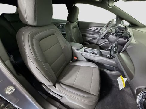 New 2026 Chevrolet Equinox EV LT image 25