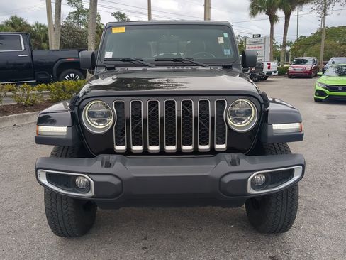 Used 2020 Jeep Gladiator Overland image 3