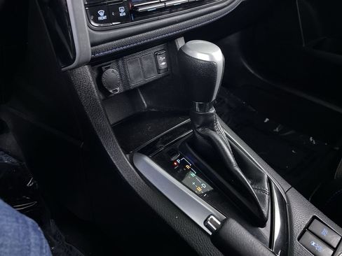 Used 2018 Toyota Corolla SE FWD image 17