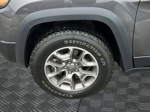 Used 2022 Jeep Cherokee Trailhawk w/ Sun, Sound & Nav Group image 10