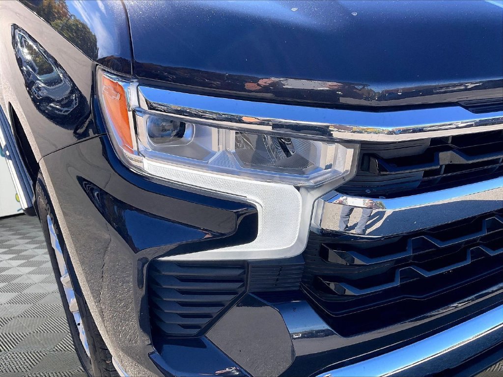 Used 2022 Chevrolet Silverado 1500 LT AWD/4WD image 30