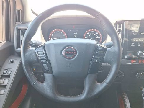 Certified 2025 Nissan Frontier PRO-4X w/ Tow Package AWD/4WD image 13