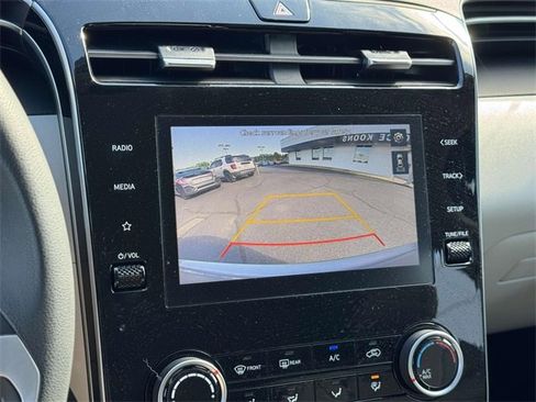 Used 2024 Hyundai Tucson SE image 15