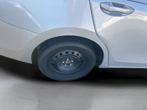 Used 2018 Toyota Corolla L image 13