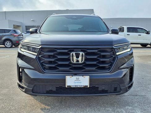 Used 2025 Honda Pilot Sport image 21