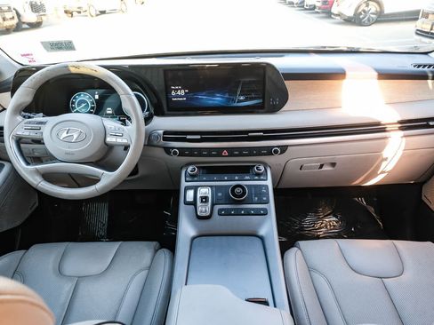 Used 2023 Hyundai Palisade Limited FWD image 13
