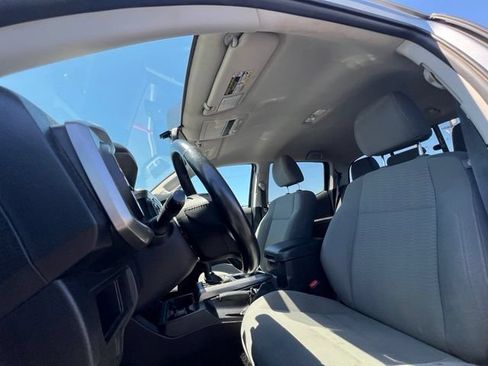 Used 2017 Toyota Tacoma SR5 w/ Tow Package AWD/4WD image 11