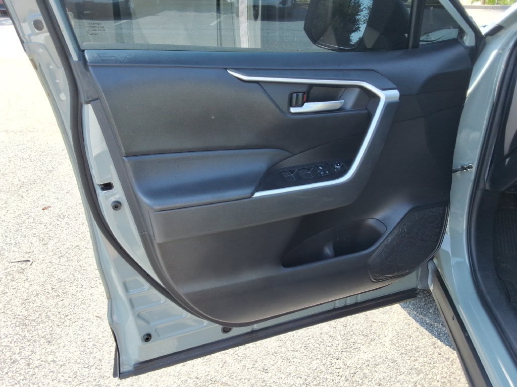 Used 2023 Toyota RAV4 XLE w/ Convenience Package FWD image 21