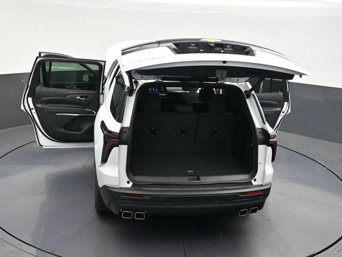 Used 2024 Chevrolet Traverse LS FWD image 35