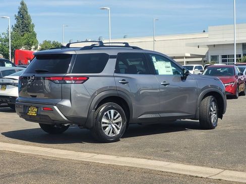 New 2026 Nissan Pathfinder SL w/ Cargo Package AWD/4WD image 5
