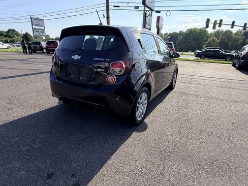 Used 2016 Chevrolet Sonic LT w/ Fun and Sun Package FWD image 8