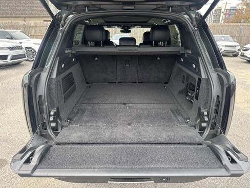 Used 2023 Land Rover Range Rover Long Wheelbase Autobiography image 8