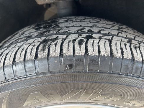 Used 2024 Chrysler Pacifica Touring-L image 36