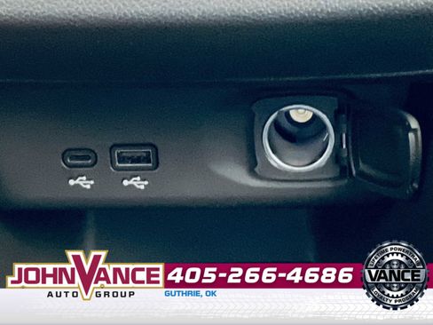 Used 2025 Buick Envista Sport Touring image 29