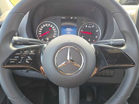 Used 2025 Mercedes-Benz Sprinter 2500 image 31