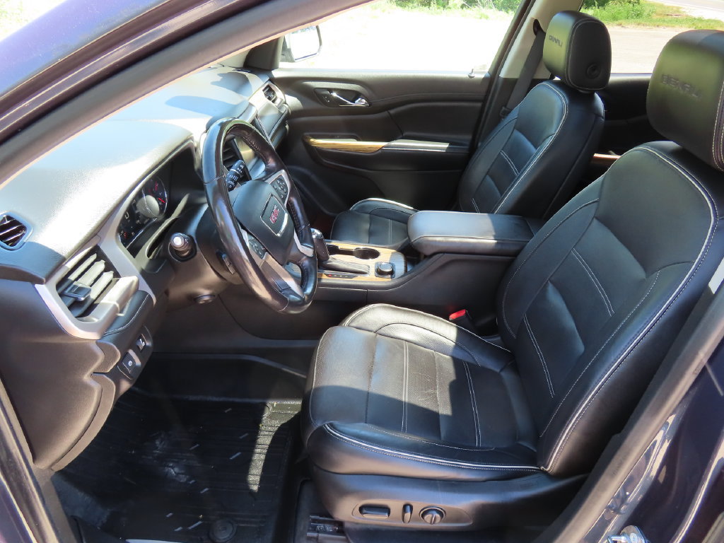Used 2019 GMC Acadia Denali w/ Technology Package AWD/4WD image 25