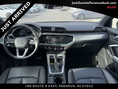 Used 2023 Audi Q3 2.0T Premium w/ Convenience Package image 9