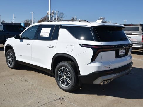 New 2026 Chevrolet Traverse LT w/ Driver Confidence Package image 6