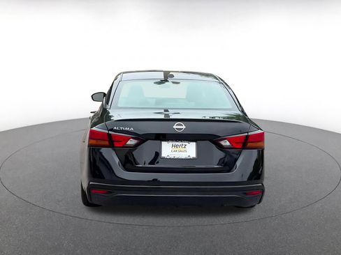 Used 2025 Nissan Altima 2.5 SV image 11