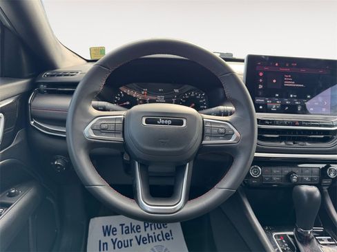 Used 2024 Jeep Compass Trailhawk image 12