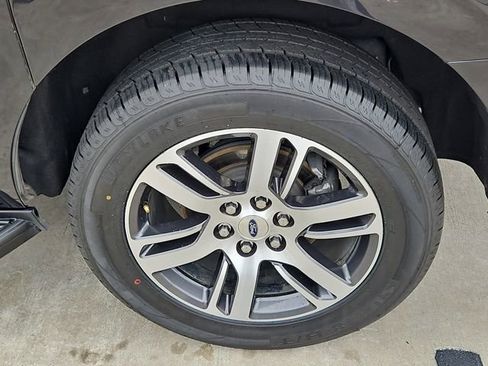 Used 2024 Ford Expedition Max Limited RWD image 8