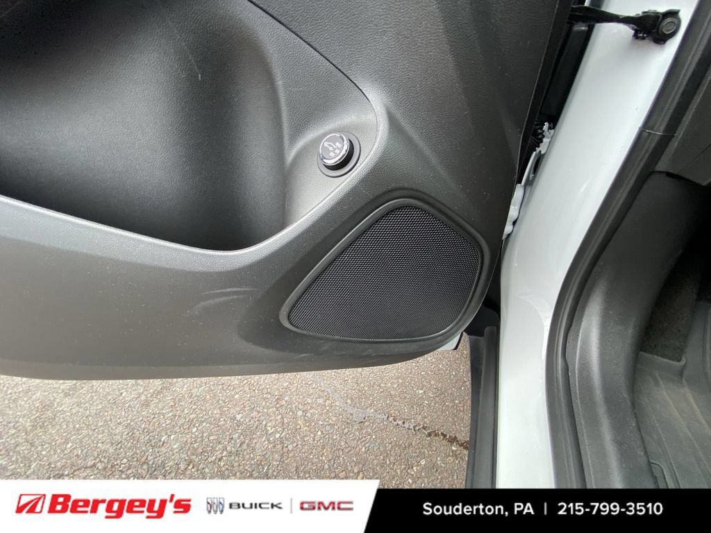 Used 2025 Buick Encore GX Preferred w/ Comfort Package AWD/4WD image 28
