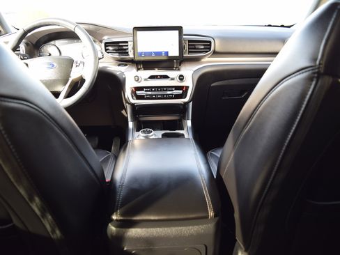 Used 2023 Ford Explorer XLT w/ Equipment Group 202A image 26