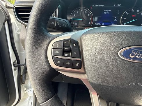 Used 2024 Ford Explorer XLT w/ Equipment Group 202A RWD image 14