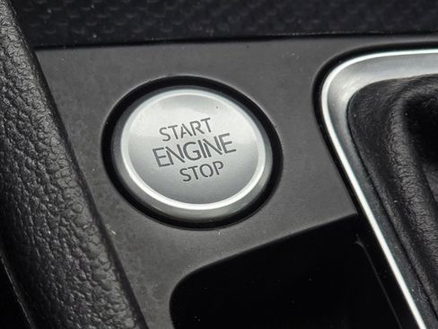 Used 2022 Volkswagen Jetta SEL FWD image 34