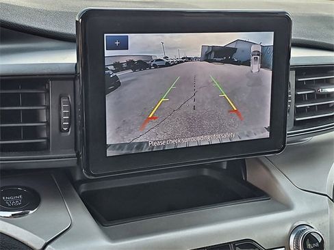 Used 2023 Ford Explorer XLT image 28