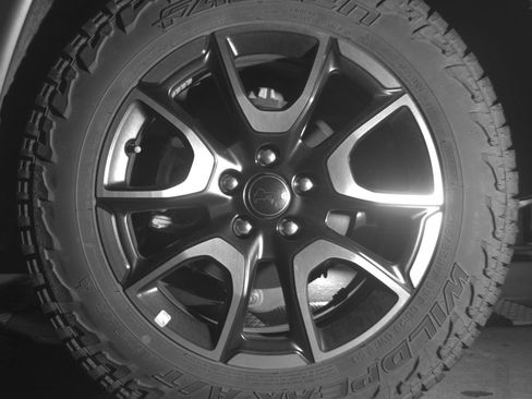 Used 2025 Jeep Compass Trailhawk AWD/4WD image 14