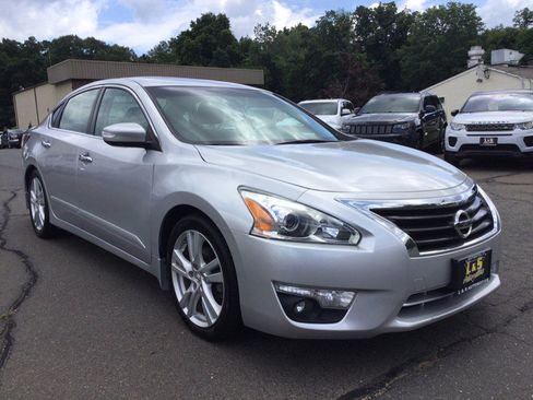 Used 2015 Nissan Altima 3.5 SL FWD image 6