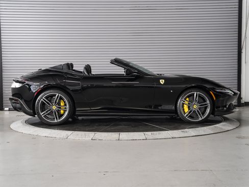 Used 2025 Ferrari Roma Spider RWD image 6