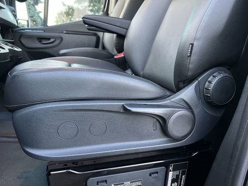 Used 2019 Mercedes-Benz Sprinter 170 image 14