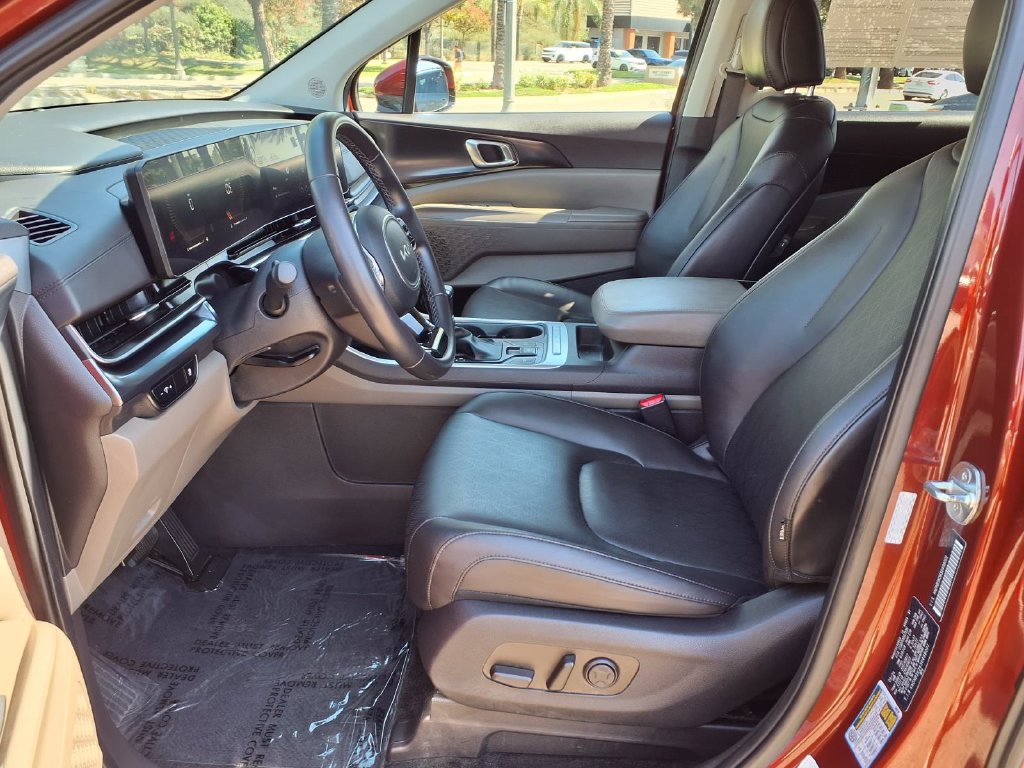 Certified 2025 Kia Carnival FWD image 18