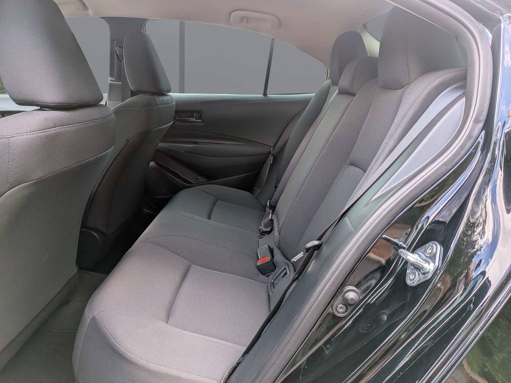 Used 2025 Toyota Corolla LE FWD image 14