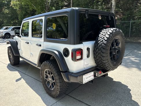 Used 2025 Jeep Wrangler Unlimited Sport AWD/4WD image 5