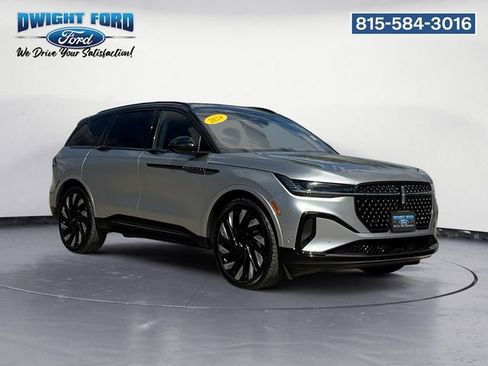 Used 2024 Lincoln Nautilus Reserve w/ Jet Appearance Package (87T) AWD/4WD image 7