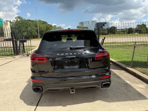 Used 2017 Porsche Cayenne Platinum Edition image 4