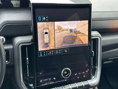 Used 2025 GMC Yukon Denali image 20