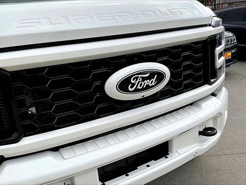 Used 2026 Ford F450 Platinum AWD/4WD image 32