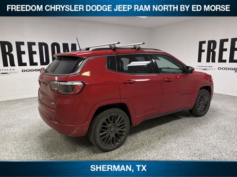 Used 2022 Jeep Compass Limited AWD/4WD image 4
