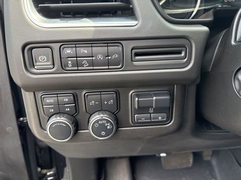 Used 2021 Chevrolet Tahoe Z71 w/ Z71 Signature Package image 14