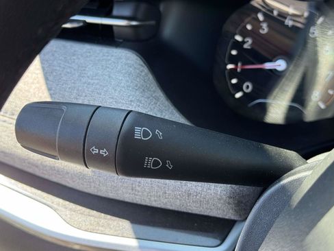 Used 2023 Jeep Compass Latitude AWD/4WD image 10