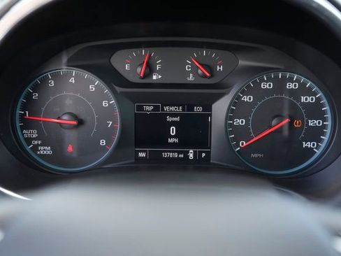 Used 2018 Chevrolet Malibu LT image 24